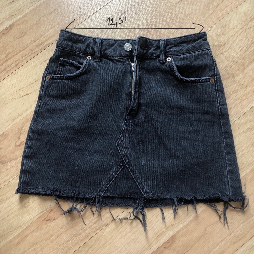 TOPSHOP Black Denim Frayed Hem Mini Skirt US 2